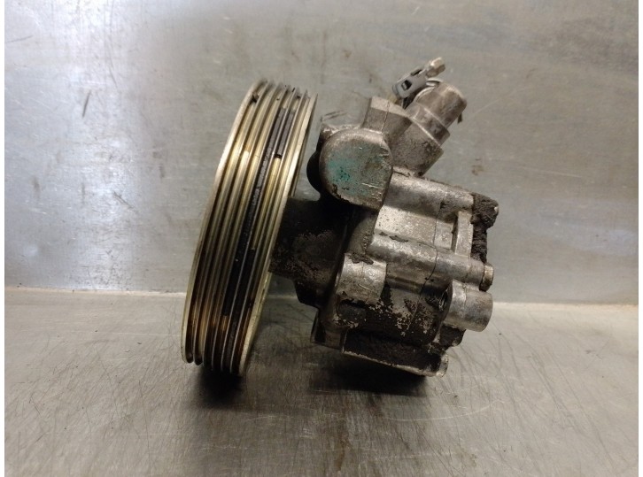 Recambio de bomba servodireccion para citroën c5 berlina 2.0 hdi referencia OEM IAM 9636086680 7617955502 ZF