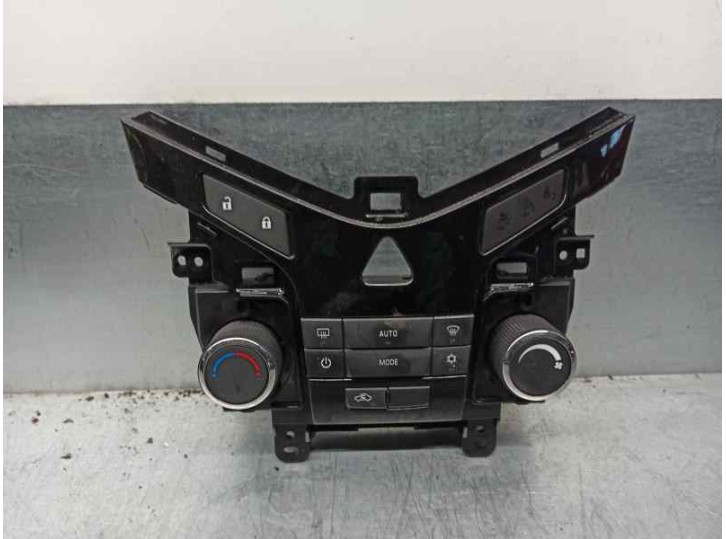 Recambio de mando climatizador para chevrolet cruze 2.0 diesel cat referencia OEM IAM 3870568  