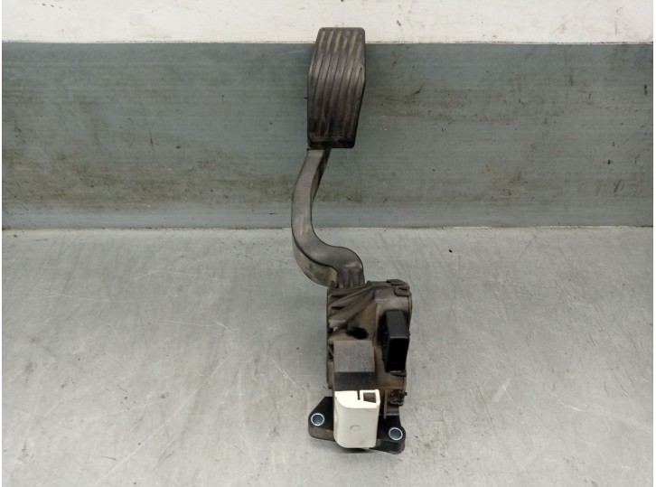 Recambio de potenciometro pedal para opel corsa d 1.3 16v cdti referencia OEM IAM 13305804 