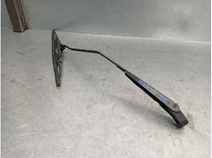 Recambio de brazo limpia trasero para kia sportage 2.0 cat referencia OEM IAM 