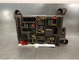 Recambio de caja reles / fusibles para bmw x5 (e70) 3.0 turbodiesel cat referencia OEM IAM 518954020A  693168703
