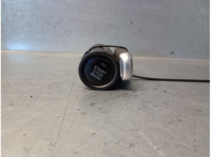 Recambio de boton start/stop para mazda cx-5 2.2 turbodiesel cat referencia OEM IAM KD45663S0 KD4567RC0A 