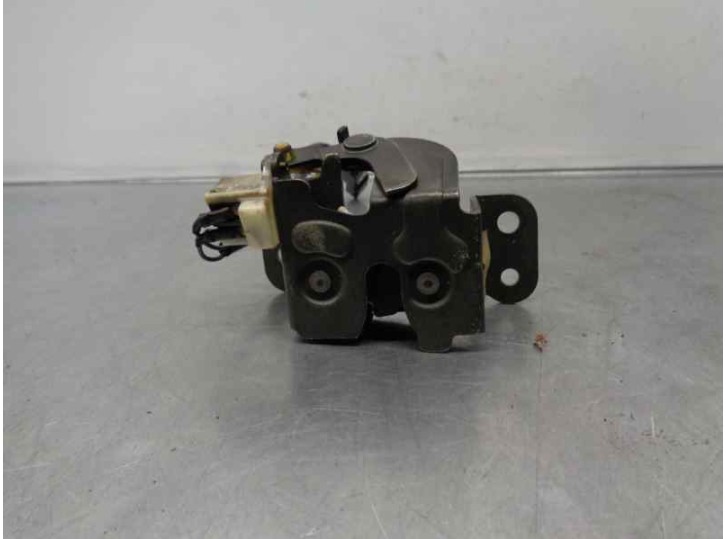 Replacement trunk / tailgate lock for Hyundai Santa Fe (SM) 2.0 CRDi CAT OEM IAM reference 2 PINS 5 DOORS