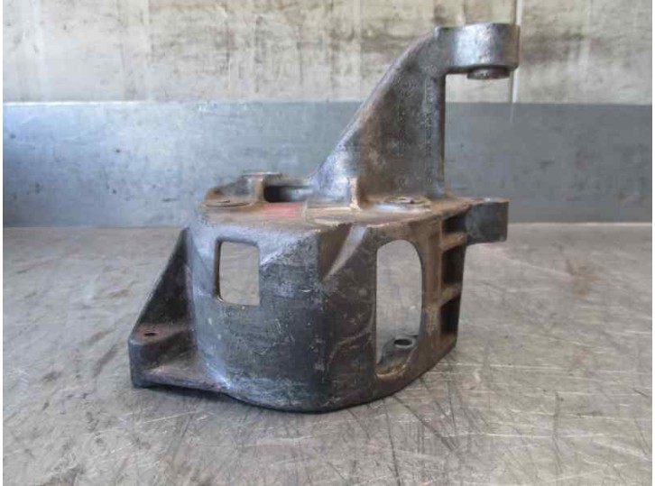 Recambio de soporte bomba inyeccion para seat cordoba vario (6k5) sxe referencia OEM IAM 028145523E 