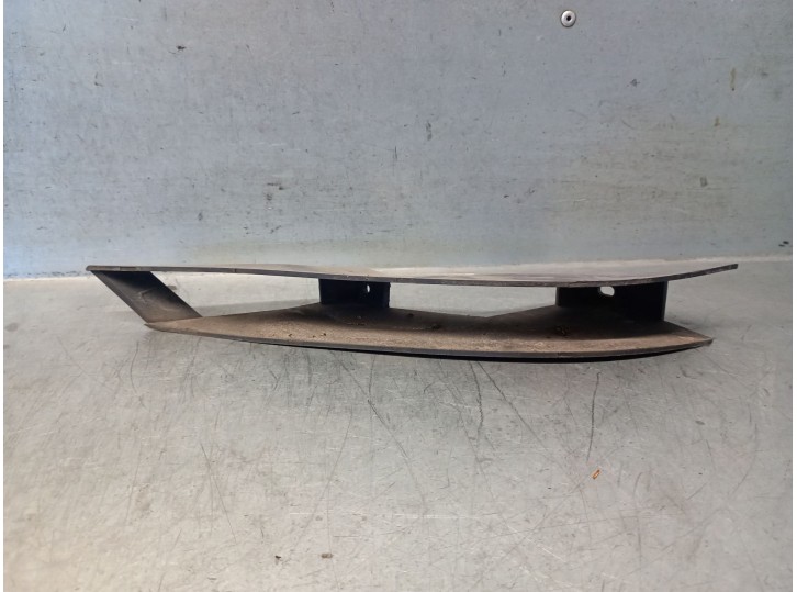 Recambio de moldura para mazda cx-5 2.2 turbodiesel cat referencia OEM IAM KD45V5750 KD45V5750 