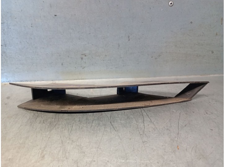 Recambio de moldura para mazda cx-5 2.2 turbodiesel cat referencia OEM IAM KD45V5750 KD45V5750 