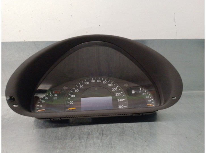 Recambio de cuadro instrumentos para mercedes-benz clase c (w203) berlina 2.2 cdi cat referencia OEM IAM A2035403047  
