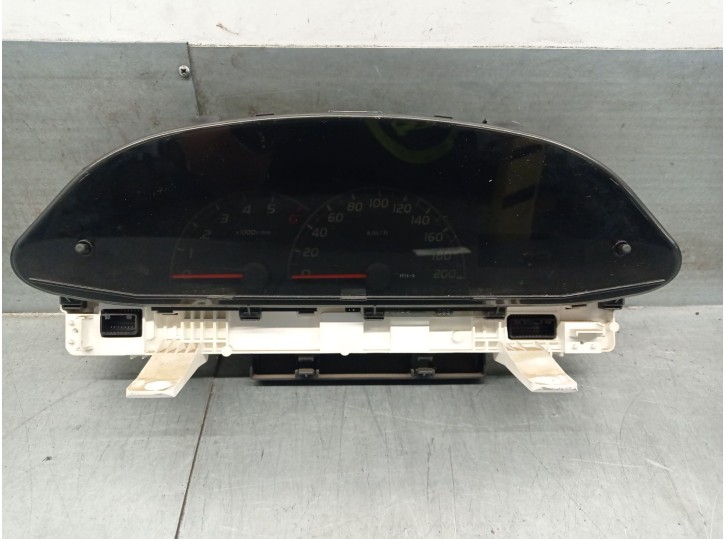 Recambio de cuadro instrumentos para toyota yaris (_p9_) 1.4 d-4d (nlp90_) referencia OEM IAM 838000DG40 838000DG40 MB2574500231
