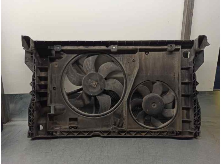 Recambio de electroventilador para renault master desde ´98 2.5 diesel referencia OEM IAM 7700315276  866960G VALEO