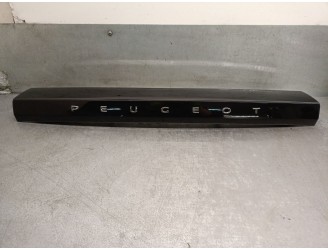 Recambio de molduras traseras para peugeot 2008 ii (ud_, us_, uy_, uj_, ur_, uc_) 1.5 bluehdi 130 referencia OEM IAM 98338259 98