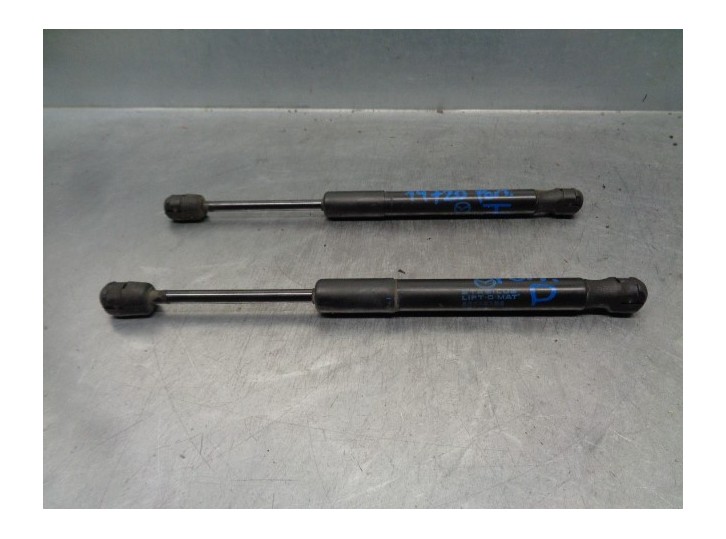 Replacement trunk / tailgate shock absorbers for Mazda 3 Lim. (BL) 2.2 turbodiesel CAT OEM IAM reference BBM456930A 