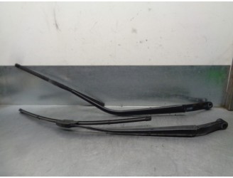 Replacement front right wiper arm for Mazda 3 Sedan (BL) 2.2 Turbodiesel CAT OEM IAM reference BBP367321 