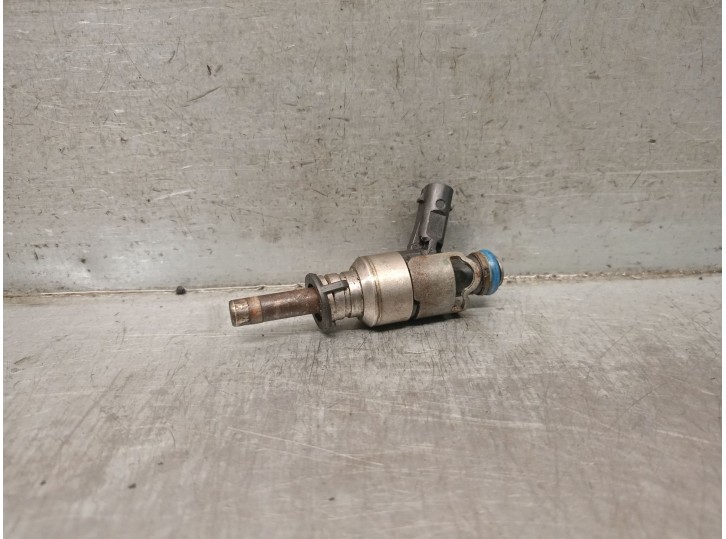 Recambio de inyector para audi a4 b8 avant (8k5) rs4 quattro referencia OEM IAM 2079036G 079906036N 
