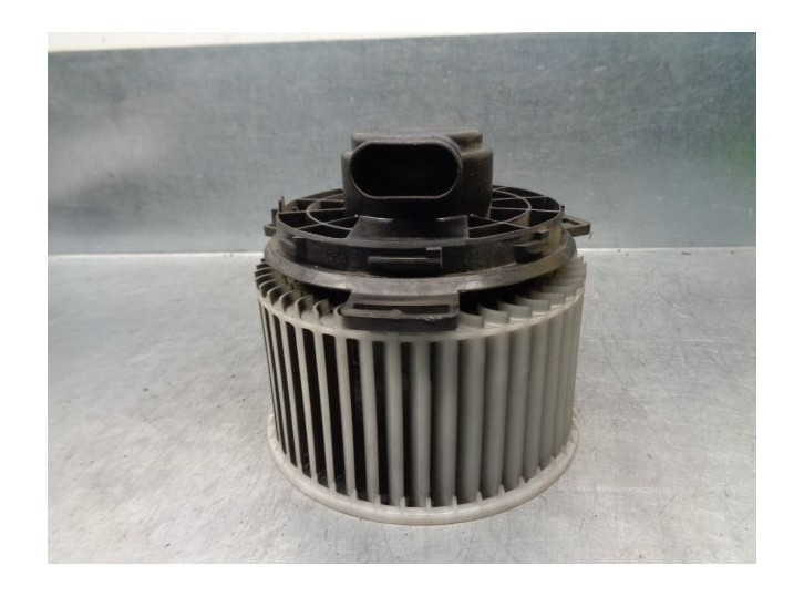 Recambio de motor calefaccion para mazda 3 lim. (bl) 2.2 turbodiesel cat referencia OEM IAM BBP261B10 