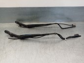 Recambio de brazo limpia delantero derecho para iveco c35 (1997 - ...) 2.8 referencia OEM IAM 504023733 504023733 VALEO