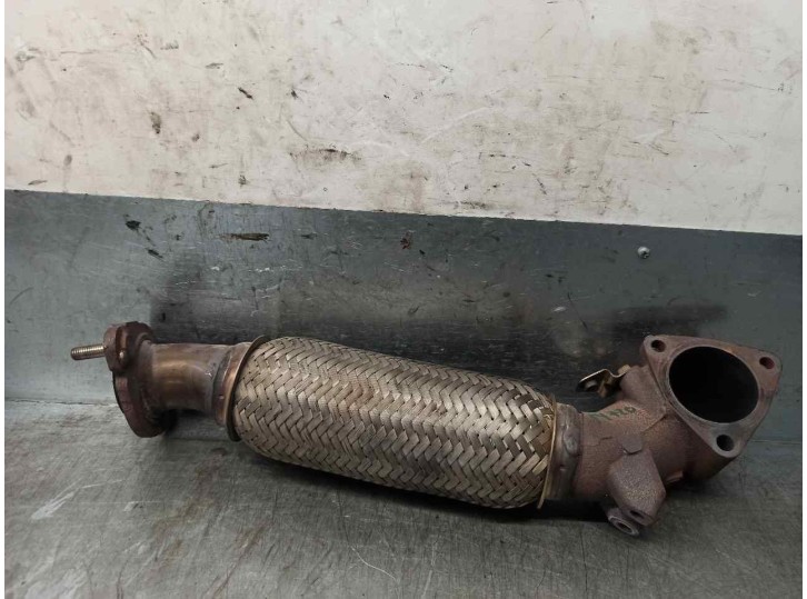 Recambio de salida colector para mazda 3 lim. (bl) 2.2 turbodiesel cat referencia OEM IAM R2P440500 