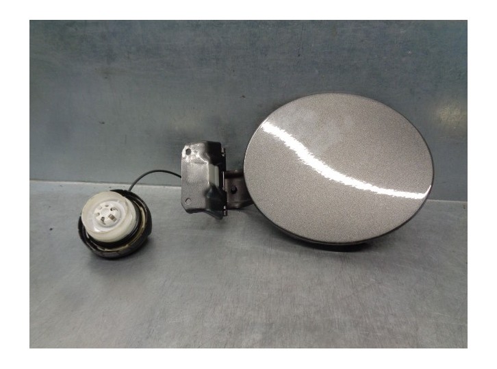 Recambio de tapa exterior combustible para mazda 3 lim. (bl) 2.2 turbodiesel cat referencia OEM IAM BBMA 