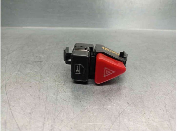 Recambio de warning para mercedes-benz clase a (w168) 1.9 cat referencia OEM IAM A1688201210 33019001 