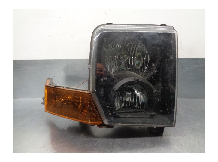 Recambio de faro derecho para jeep commander 3.0 crd cat referencia OEM IAM 55157206AE  