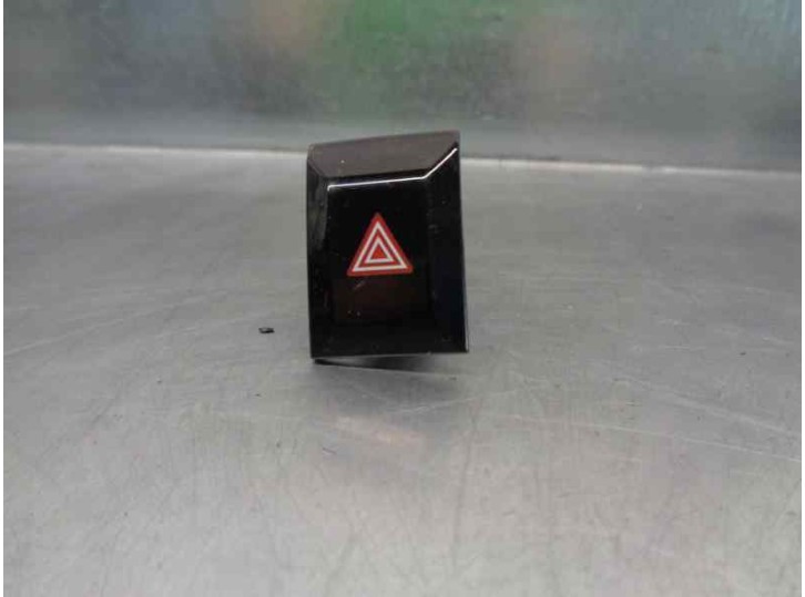 Recambio de warning para toyota corolla (e21) referencia OEM IAM 15F448  