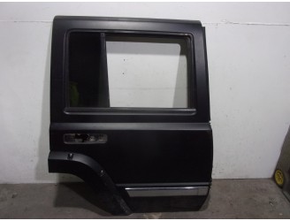Recambio de puerta trasera derecha para jeep commander 3.0 crd cat referencia OEM IAM 55396496AC NEGRA 5 PUERTAS