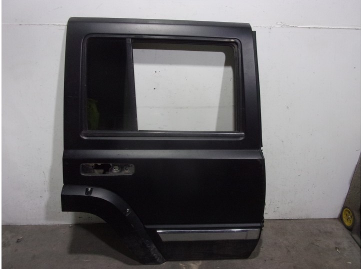 Recambio de puerta trasera derecha para jeep commander 3.0 crd cat referencia OEM IAM 55396496AC NEGRA 5 PUERTAS
