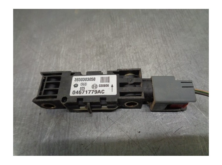 Recambio de sensor impacto para jeep commander 3.0 crd cat referencia OEM IAM 04671779AC 3327303058 BOSCH