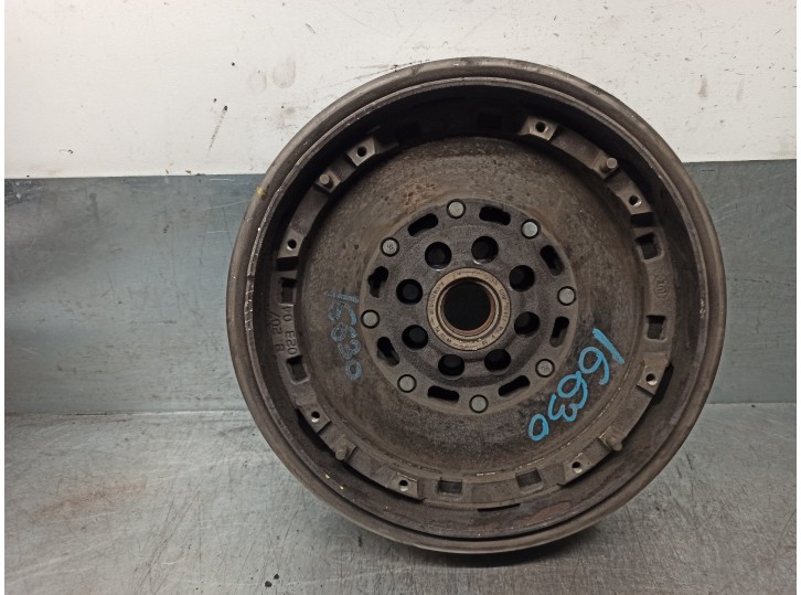 Recambio de volante motor para mercedes-benz clase a (w168) 1.9 cat referencia OEM IAM A1660300205  