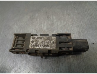 Recambio de sensor impacto para jeep commander 3.0 crd cat referencia OEM IAM 04896173AA 4461303021 BOSCH