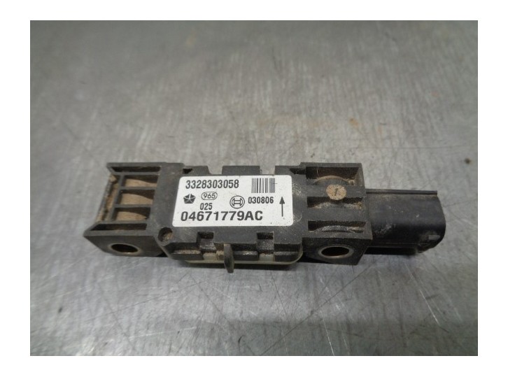 Recambio de sensor impacto para jeep commander 3.0 crd cat referencia OEM IAM 04671779AC 3327303058 BOSCH