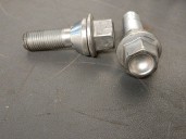 Recambio de tornillo para volvo xc40 (536) recharge referencia OEM IAM 31423735 