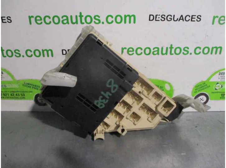 Recambio de caja reles / fusibles para toyota prius (nhw11) 1.5 16v cat referencia OEM IAM 0D240015 8274247010 