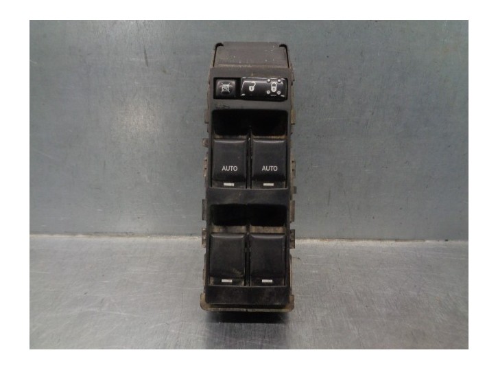 Recambio de mando elevalunas delantero izquierdo para jeep commander 3.0 crd cat referencia OEM IAM 04502781AA  