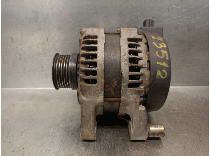 Replacement alternator for Volvo V50 estate 2.0 D Kinetic OEM IAM reference 36050997 36050997 0986049171 BOSCH