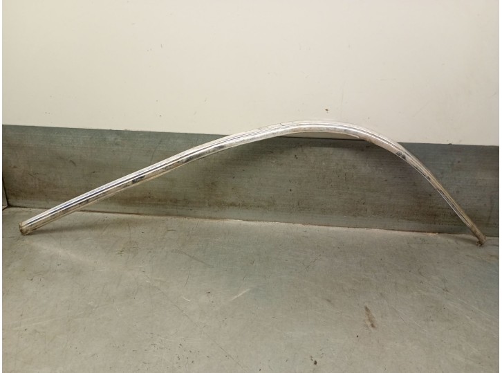 Recambio de molduras traseras para mercedes-benz clase e (w114/w115) berlina 3.0 diesel referencia OEM IAM M110982 