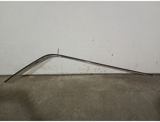 Recambio de molduras delanteras para mercedes-benz clase e (w114/w115) berlina 3.0 diesel referencia OEM IAM M110982  