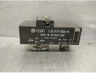 Replacement glow plug relay for Seat Ibiza (6L1) 1.4 TDI OEM IAM reference 1J0919506M 898967000 SHO