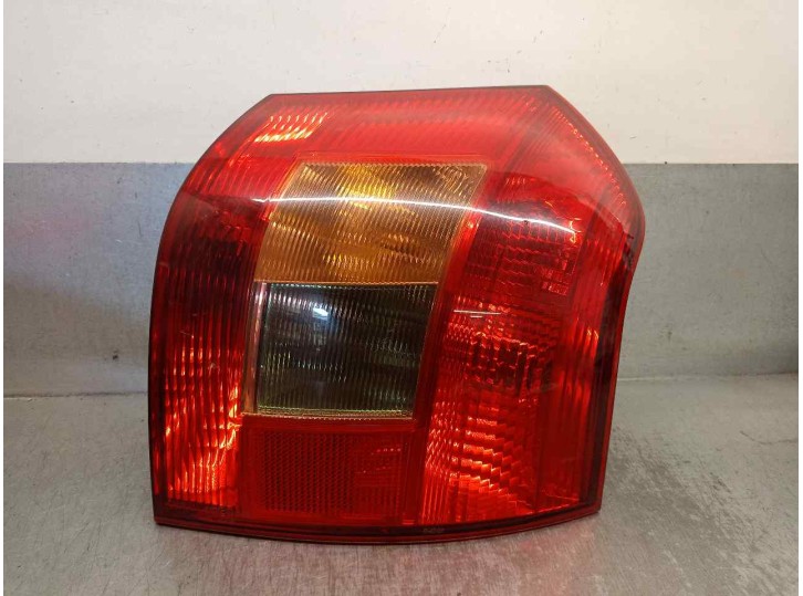 Recambio de piloto trasero derecho para toyota corolla (e12) 2.0 turbodiesel cat referencia OEM IAM 8149713010 