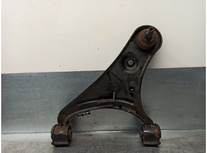 Recambio de brazo suspension superior delantero derecho para land rover discovery 2.7 td v6 cat referencia OEM IAM RBJ500222 