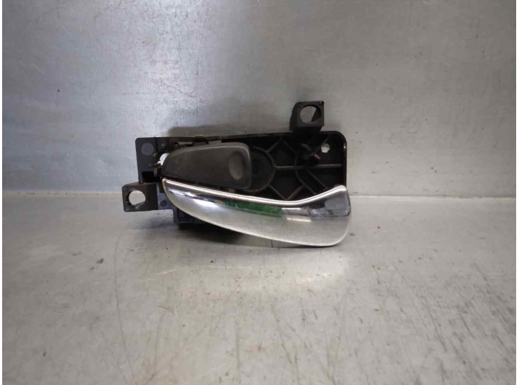 Recambio de maneta interior delantera izquierda para jaguar s-type 3.0 v6 24v cat referencia OEM IAM XR832230 4 PUERTAS