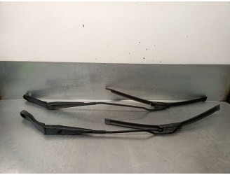 Recambio de brazo limpia delantero derecho para chrysler sebring (jr) 2.0 referencia OEM IAM 04805521AC  VALEO