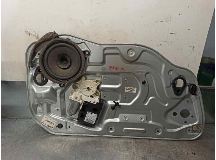 Recambio de elevalunas delantero izquierdo para volvo s40 berlina 2.0 diesel cat referencia OEM IAM 30773901 27 PINES 4 PUERTAS