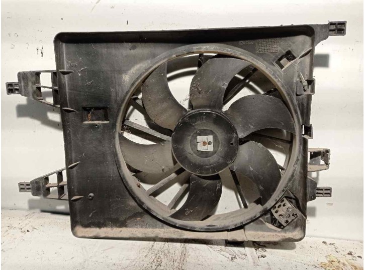 Recambio de electroventilador para renault kangoo 1.6 16v cat referencia OEM IAM 8200427466B 5020505 GATE