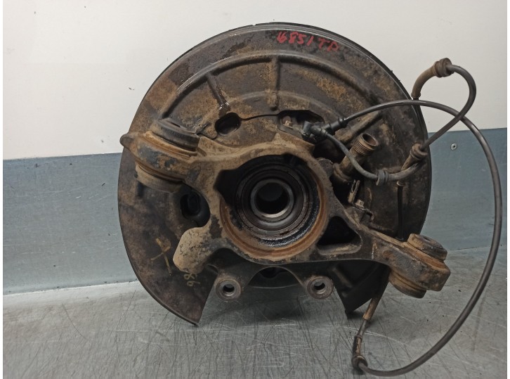 Replacement rear right stub axle for Land Rover Discovery 2.7 TD V6 cat OEM IAM reference RLH500020 