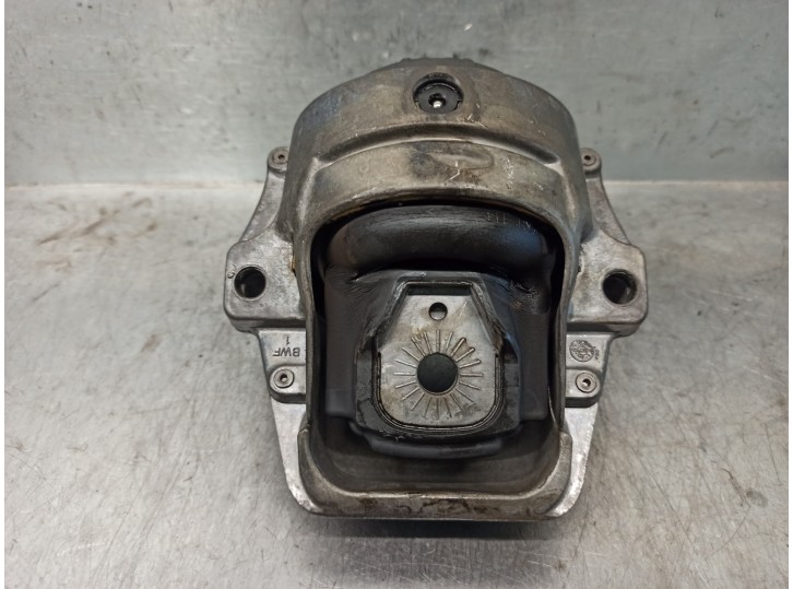 Recambio de soporte motor para audi a4 ber. (b8) 2.0 16v tdi referencia OEM IAM 8K199381 