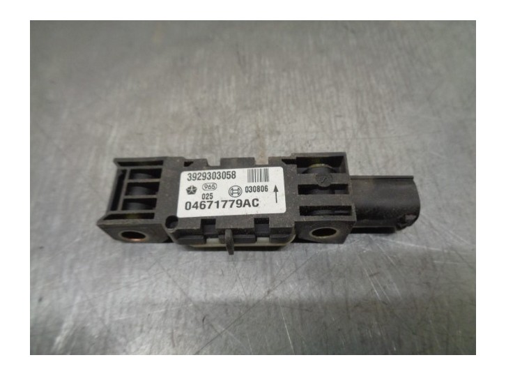 Recambio de sensor impacto para jeep commander 3.0 crd cat referencia OEM IAM 04671779AC 3327303058 BOSCH