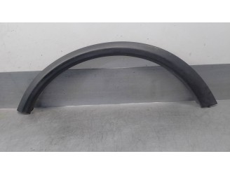 Recambio de molduras traseras para volvo c30 1.6 diesel cat referencia OEM IAM 30744045 