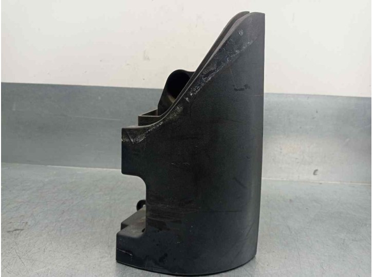 Recambio de molduras traseras para renault kangoo 1.5 dci diesel fap referencia OEM IAM 8200557183 INFERIOR DERECHO