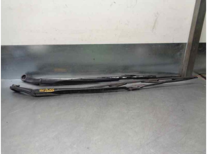 Replacement front right wiper arm for Kia Carens ( ) 1.7 CRDi cat OEM IAM reference 98321A4000 