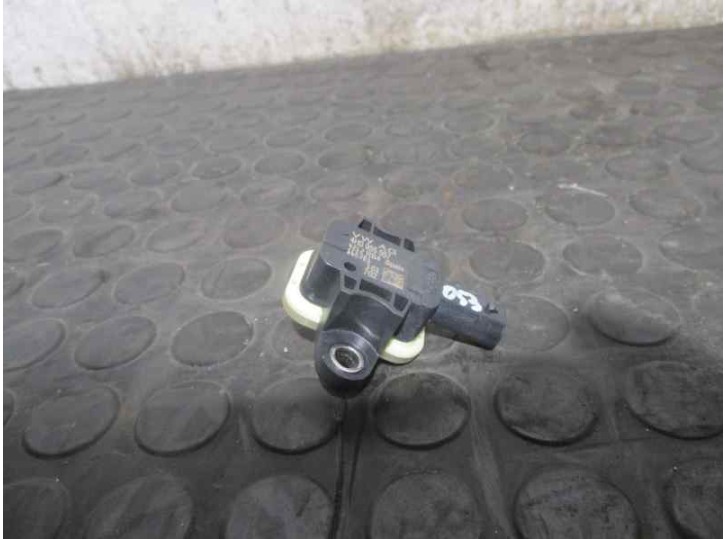 Replacement impact sensor for Audi A1 Sportback (8XF) 1.6 TDI OEM IAM reference 4H0955557 